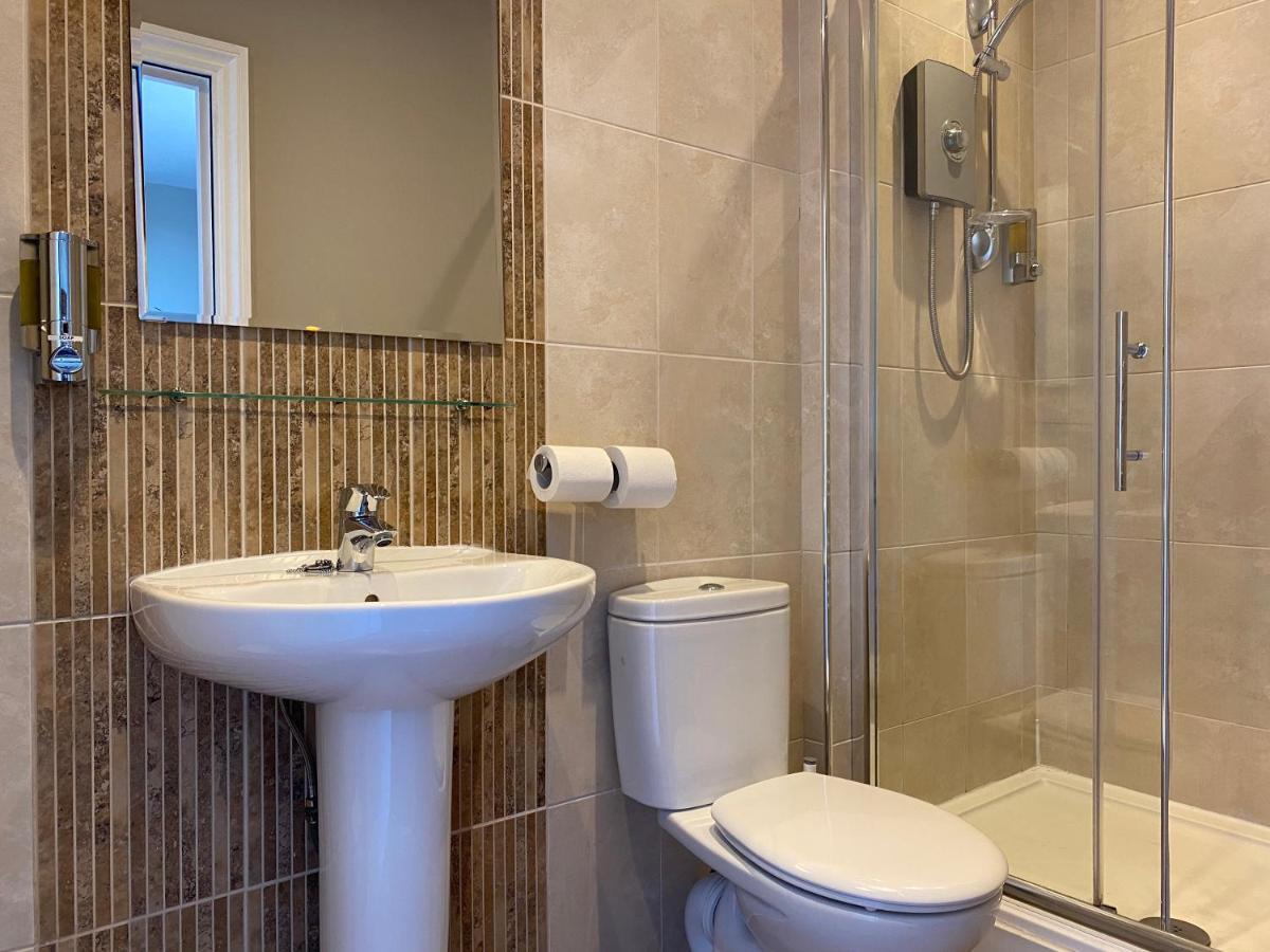 Number One Hundred Bed And Breakfast Кардифф Экстерьер фото