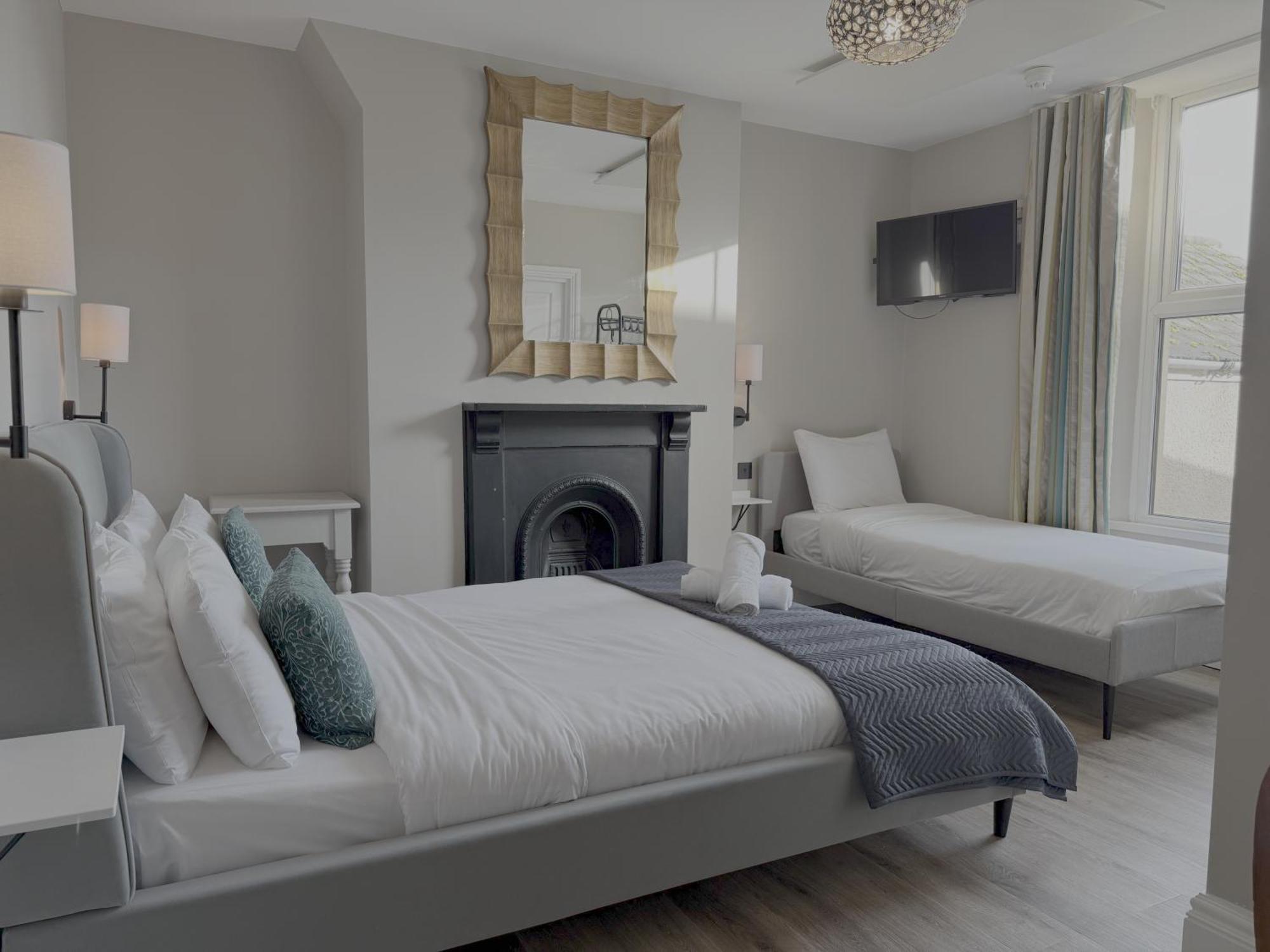 Number One Hundred Bed And Breakfast Кардифф Экстерьер фото