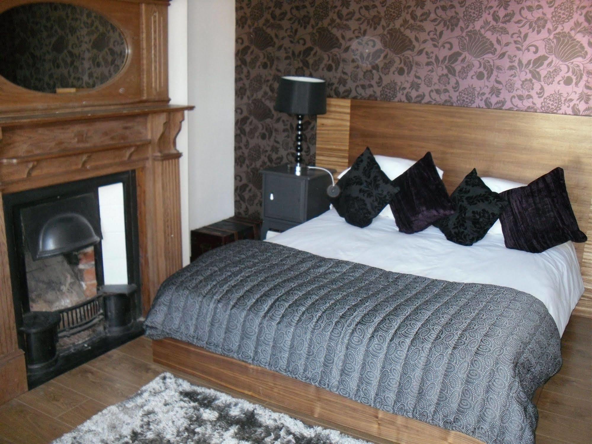 Number One Hundred Bed And Breakfast Кардифф Экстерьер фото